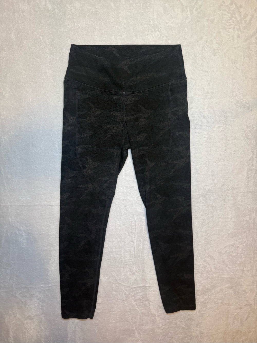 Womans Black Camo High-Rise Leggings